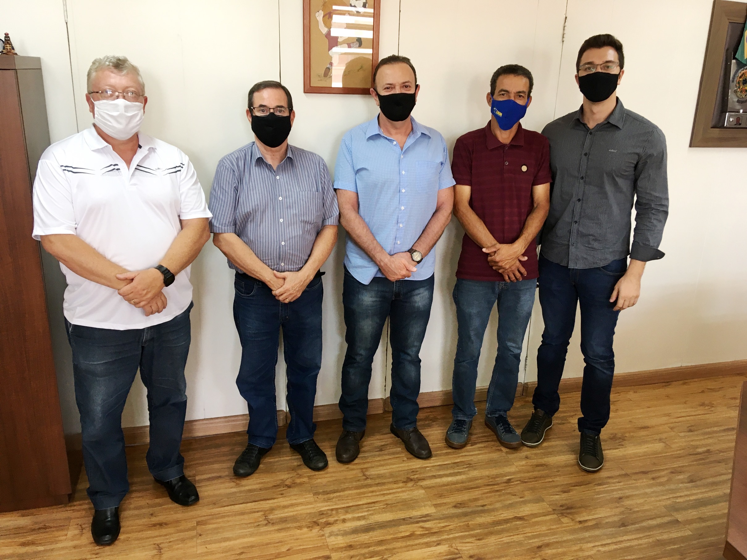 foto01 Prefeito Edinho recebe prefeito, vice e diretor de gabinete da Prefeitura de Ribeirão Bonito 01fev21